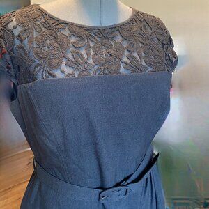 Jones Wear Dress with Cap Sleeves and Lace Top Accent